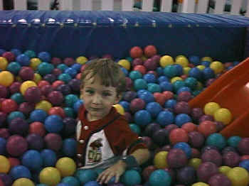 bday0007.JPG (81920 bytes)