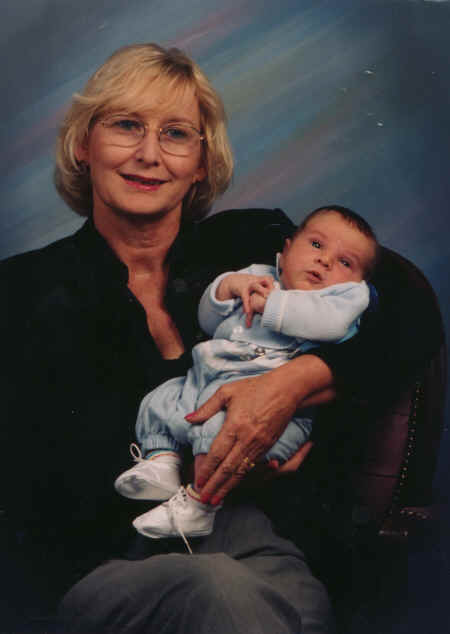 cameron - 1 months - on Judy - #2.jpg (455646 bytes)