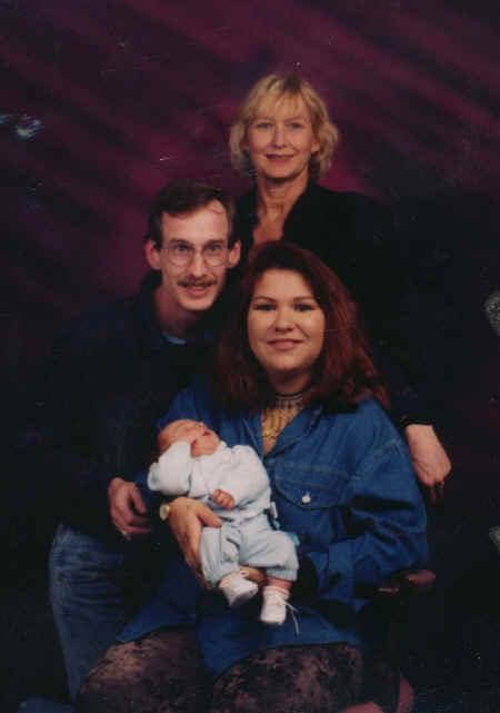 cameron - 3 weeks - judy - crystal - Christopher.jpg (131842 bytes)