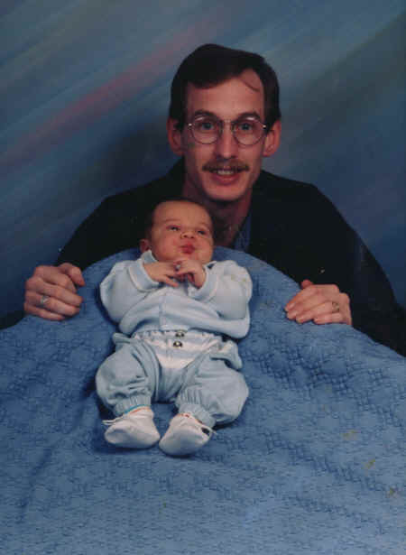 cameron - 3 weeks - with Christopher.jpg (584879 bytes)