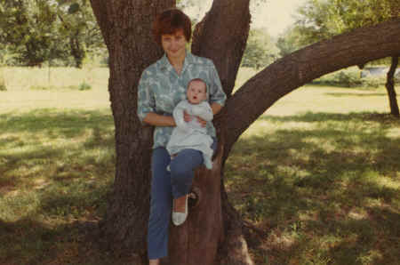 Chris - 1 month old.jpg (266974 bytes)