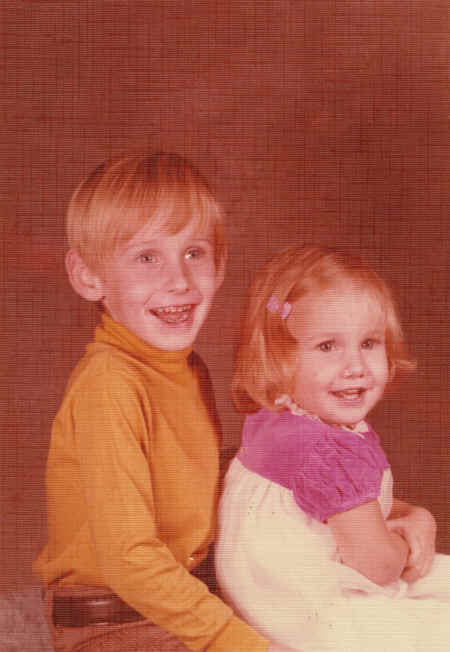 Chris age 5 - Meric age 2 - 1972.jpg (945498 bytes)
