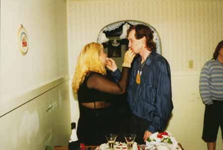 chris - crystal - eating cake - #2 copy.jpg (12090 bytes)