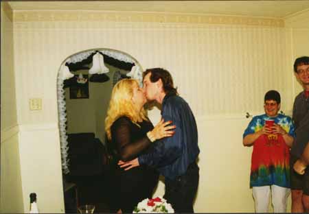 chris - crystal - kissing copy.jpg (12861 bytes)