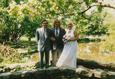 chris - dave - crystal copy.jpg (29302 bytes)