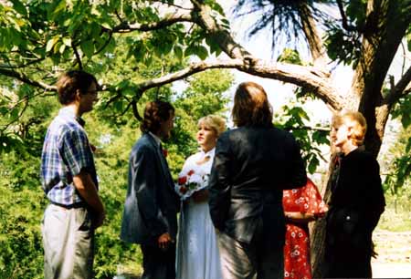 chris - saying his vows - #2 copy.jpg (32262 bytes)