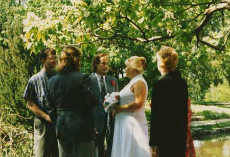 chris - saying his vows copy.jpg (26711 bytes)