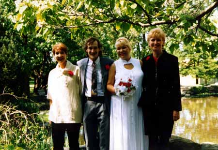 kathy - chris - crystal - della copy.jpg (31457 bytes)