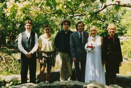 paul - vincent - nathan - chris - crystal - della copy.jpg (26736 bytes)